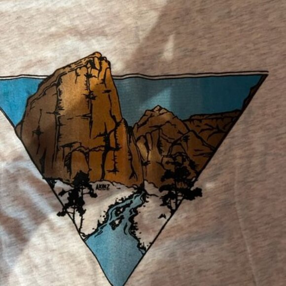 Akinz Mens Gray & White Raglan Tee With Mountain Graphic Fort Collins Colorado - Picture 5 of 6